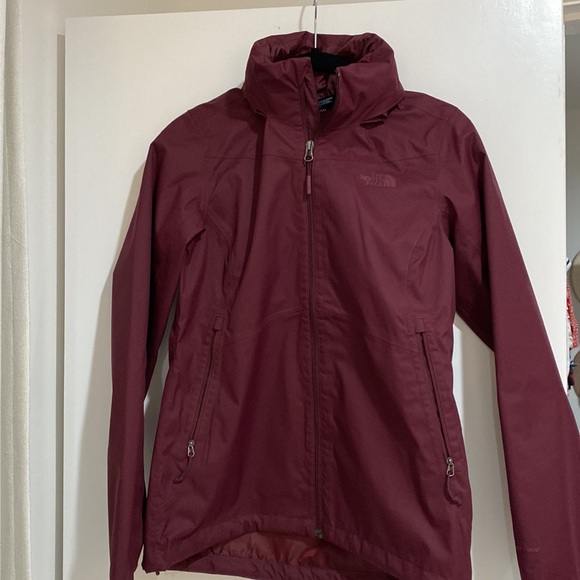 North Face - Small Rain Jacket with Hood (“Removable”) - Picture 8 of 12